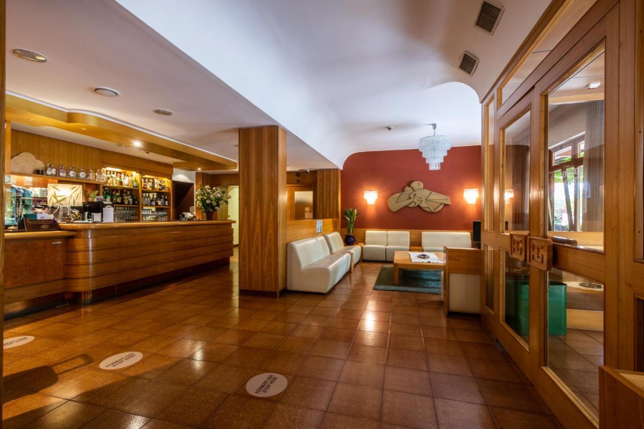 Hotel Centro Benessere Gardel Arta Terme Exteriör bild