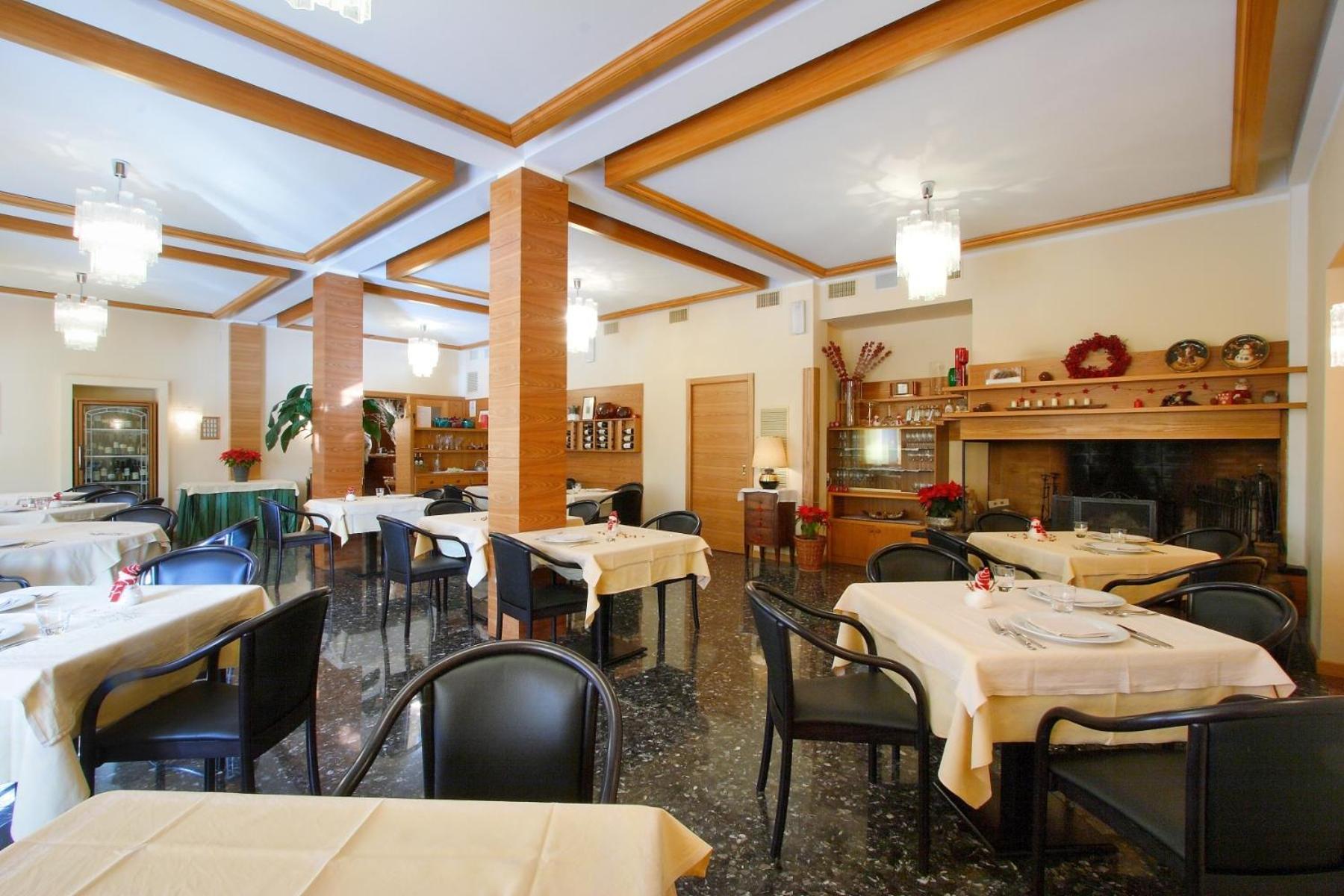 Hotel Centro Benessere Gardel Arta Terme Exteriör bild