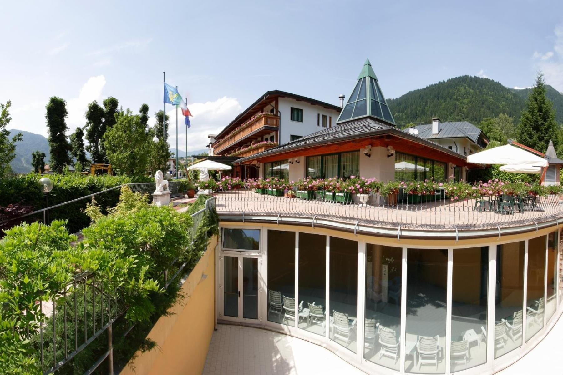 Hotel Centro Benessere Gardel Arta Terme Exteriör bild