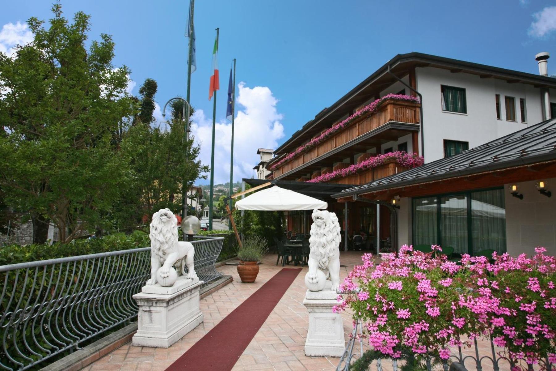 Hotel Centro Benessere Gardel Arta Terme Exteriör bild