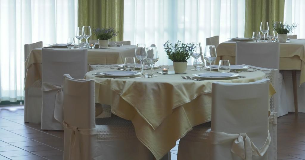Hotel Centro Benessere Gardel Arta Terme Exteriör bild